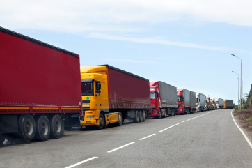 250 грузовиков с турецкими помидорами застряли на границе с Россией